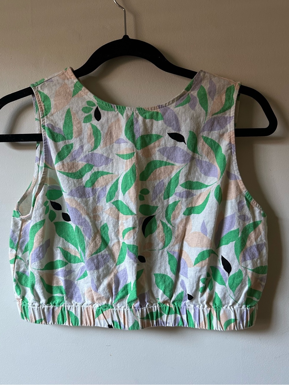 5 For 25 Item! 🦄Sleeveless Leaf Print Crop Top in Green